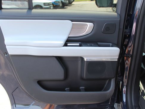 New 2027 Ford Expedition Max Platinum AWD/4WD image 19