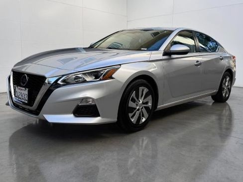 Used 2020 Nissan Altima 2.5 S FWD image 1