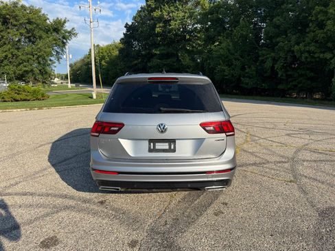Used 2021 Volkswagen Tiguan SE R-Line AWD/4WD image 7