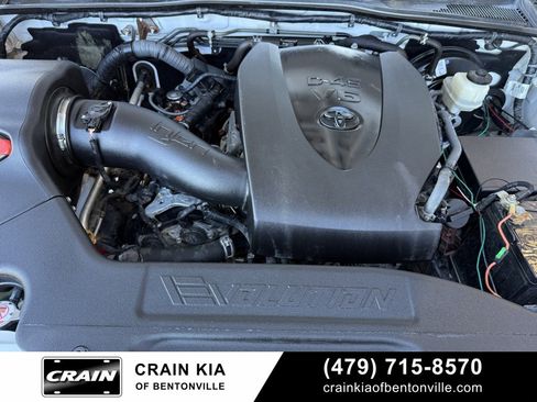 Used 2017 Toyota Tacoma SR image 33