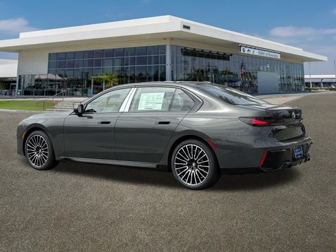 New 2026 BMW 740i w/ Premium Package RWD image 8