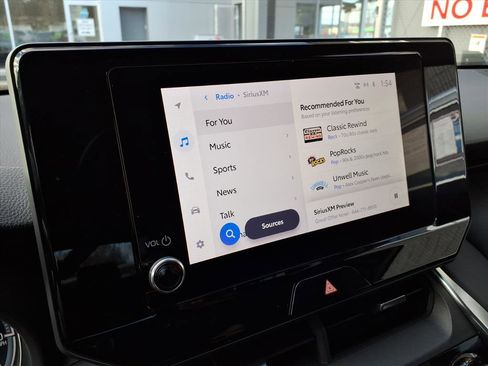 Certified 2023 Toyota Venza XLE image 19