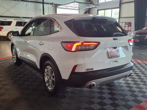 Used 2022 Ford Escape SE FWD image 5