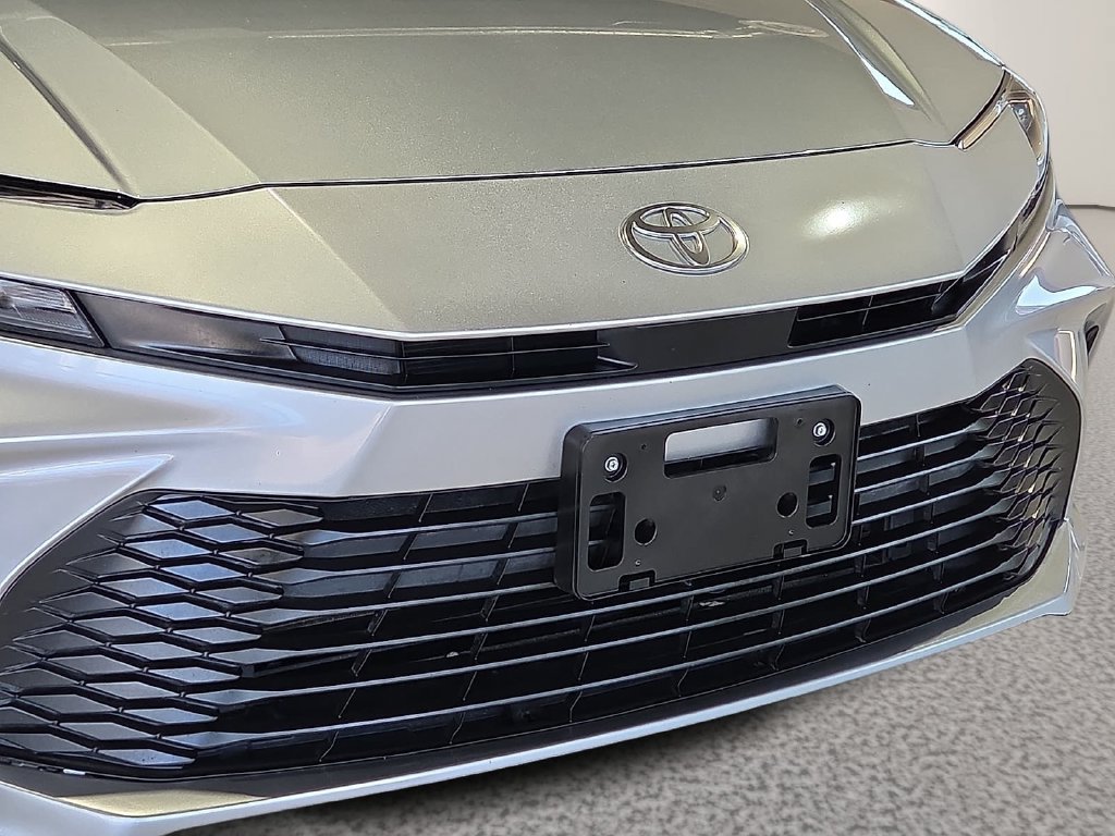 Used 2025 Toyota Camry LE FWD image 7
