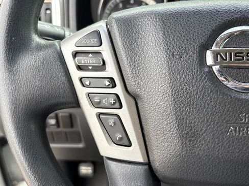 Used 2019 Nissan Titan SV image 18