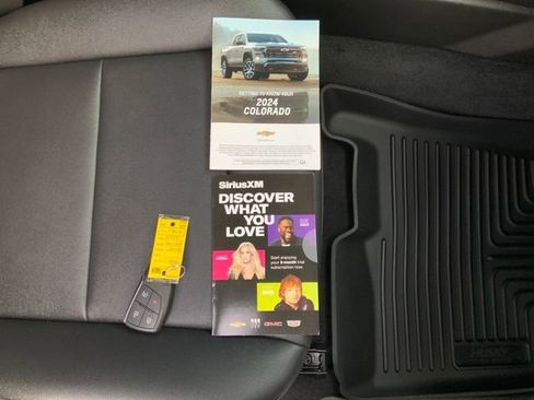 Used 2024 Chevrolet Colorado LT w/ LT Convenience Package III image 16