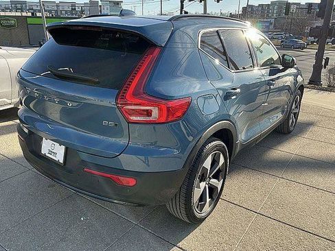 Certified 2025 Volvo XC40 B5 Plus AWD/4WD image 6