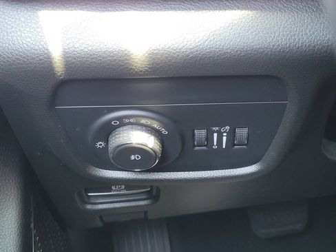 Used 2022 Jeep Grand Cherokee Summit w/ Adv Protech Group IV AWD/4WD image 13