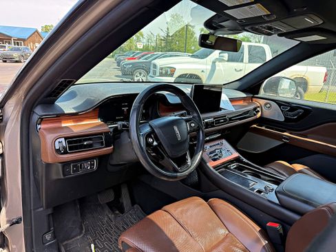 Used 2020 Lincoln Aviator Reserve w/ Equipment Group 201A AWD/4WD image 13