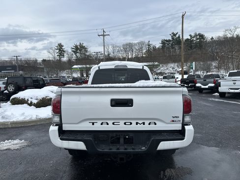 Used 2020 Toyota Tacoma TRD Sport image 7