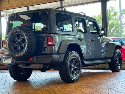Used 2023 Jeep Wrangler Unlimited w/ Cold Weather Group AWD/4WD image 15