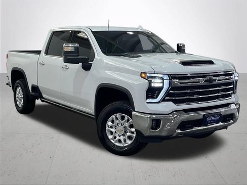 Used 2024 Chevrolet Silverado 3500 LTZ AWD/4WD image 7