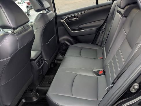 Used 2023 Toyota RAV4 XLE Premium image 15