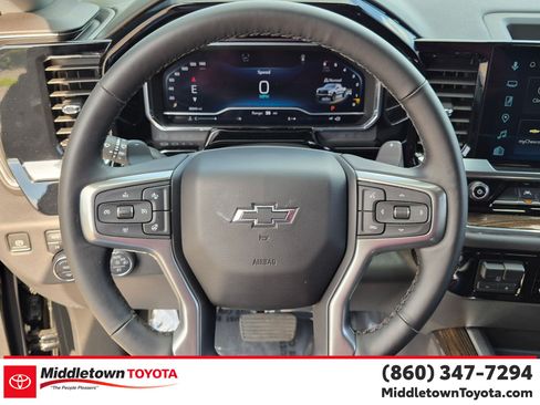 Used 2025 Chevrolet Silverado 1500 LT Trail Boss w/ LT Trail Boss Premium Package AWD/4WD image 17
