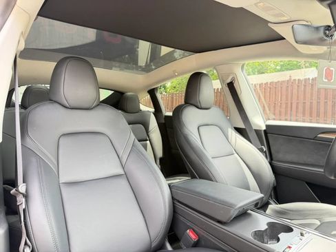 Used 2023 Tesla Model Y 2WD image 30
