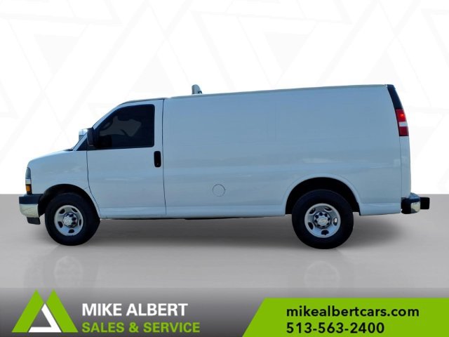 Used 2021 Chevrolet Express 2500 w/ Driver Convenience Package RWD image 4