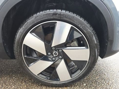 Certified 2023 Volvo C40 P8 Recharge Ultimate image 12