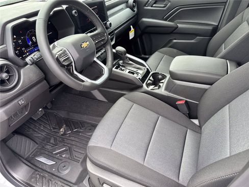 New 2026 Chevrolet Colorado W/T w/ WT Custom Package AWD/4WD image 10