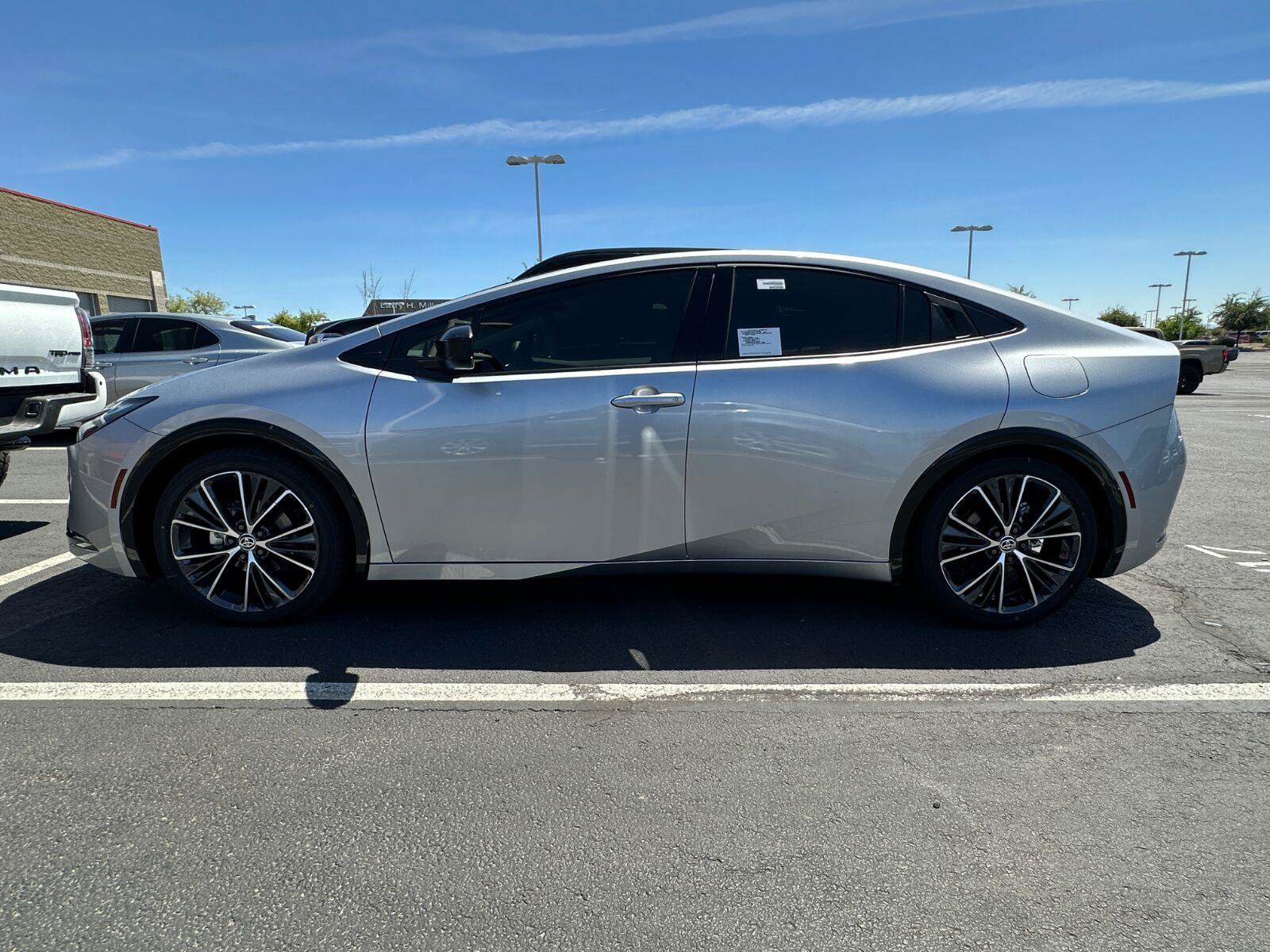 New 2027 Toyota Prius XLE FWD image 3