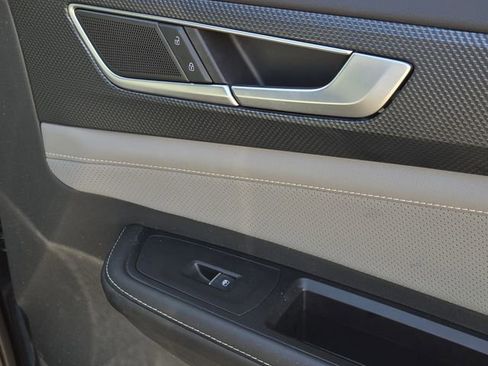 Used 2024 Volkswagen Atlas Cross Sport SEL R-Line image 13