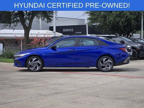 Used 2025 Hyundai Elantra SEL FWD image 4