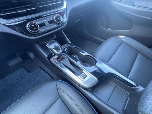 Used 2025 Buick Envista Sport Touring image 39