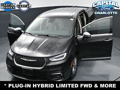 Used 2023 Chrysler Pacifica Limited FWD image 38