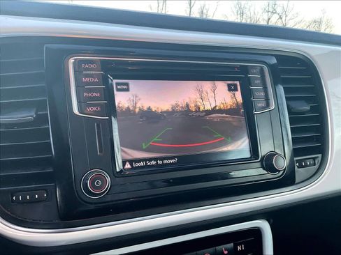 Used 2019 Volkswagen Beetle 2.0T SE image 17