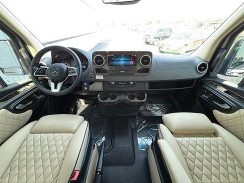 Used 2023 Mercedes-Benz Sprinter 3500 w/ Parking Package image 28