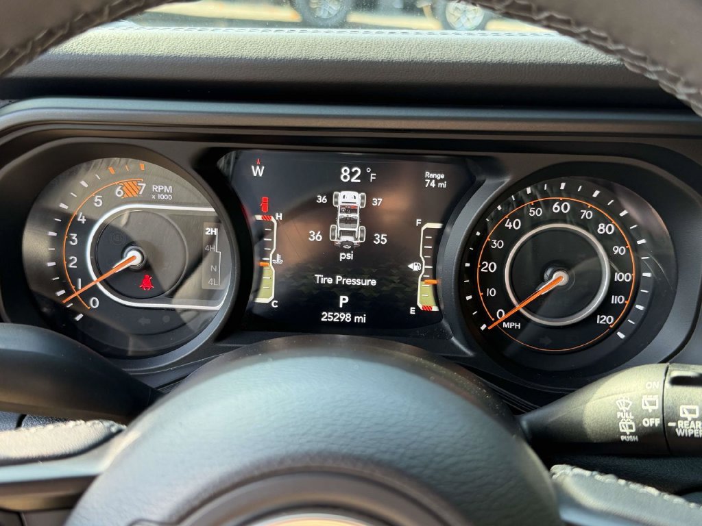 Used 2026 Jeep Wrangler Unlimited Rubicon AWD/4WD image 28
