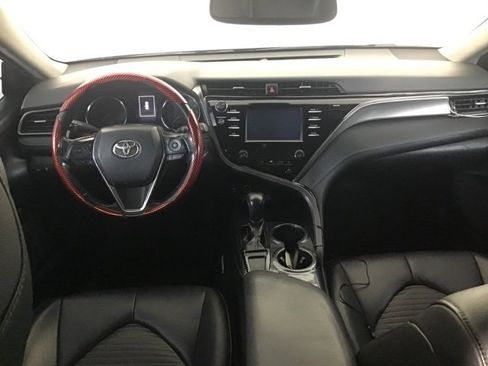 Used 2019 Toyota Camry SE w/ Convenience Package image 10