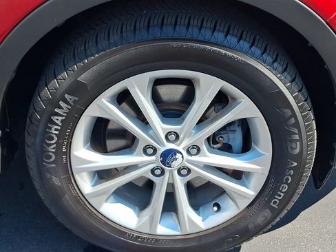 Used 2017 Ford Escape SE w/ Equipment Group 201A AWD/4WD image 8