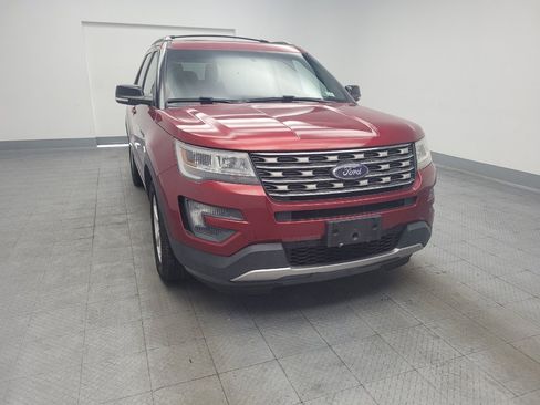 Used 2016 Ford Explorer XLT w/ Equipment Group 201A AWD/4WD image 14