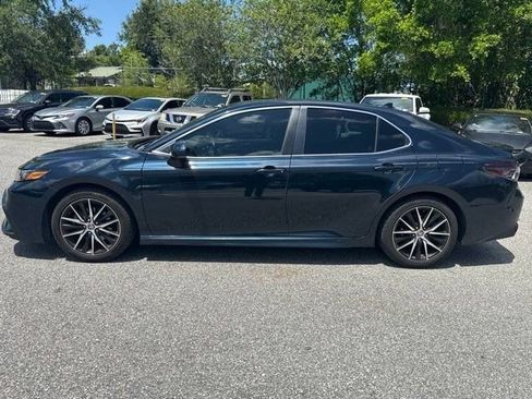 Used 2021 Toyota Camry SE FWD image 2