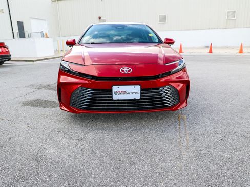 Used 2025 Toyota Camry XLE w/ Premium Plus Package FWD image 3
