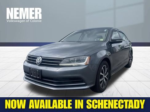 Used 2017 Volkswagen Jetta SE FWD image 1