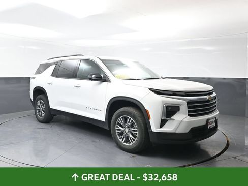Used 2024 Chevrolet Traverse LT FWD image 5