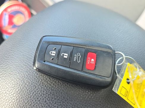 Used 2025 Toyota RAV4 XLE w/ Convenience Package image 25