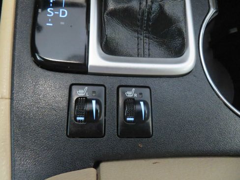 Used 2019 Toyota Highlander SE image 49