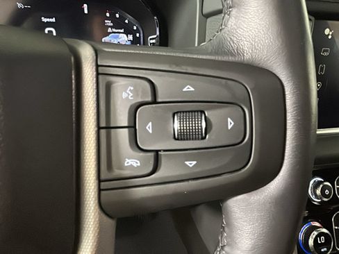 Used 2024 GMC Yukon XL Denali w/ Advanced Technology Package AWD/4WD image 20