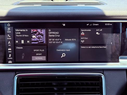 Used 2017 Porsche Panamera 4 AWD/4WD image 38