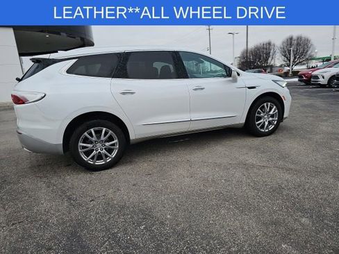 Used 2023 Buick Enclave Premium image 19