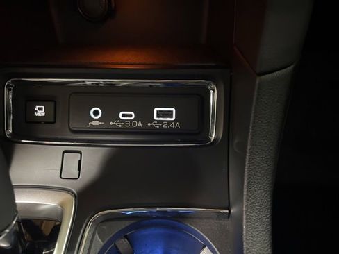 Certified 2025 Subaru Ascent Limited w/ Popular Package #1 image 32