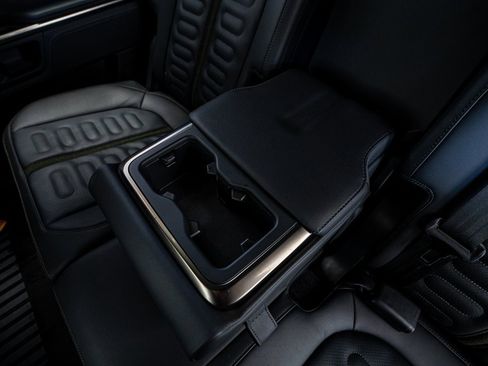 Used 2023 Rivian R1S Adventure image 53