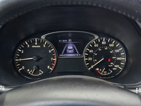 Used 2016 Nissan Pathfinder SV AWD/4WD image 26