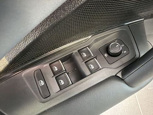 New 2026 Volkswagen Tiguan SE R-Line FWD image 13