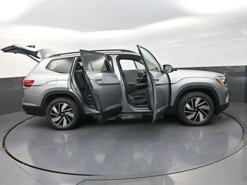 New 2026 Volkswagen Atlas SE image 34