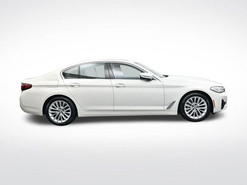Used 2023 BMW 530i w/ Convenience Package image 3