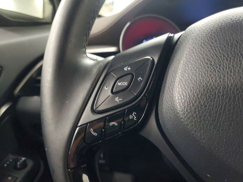 Used 2019 Toyota C-HR Limited image 23