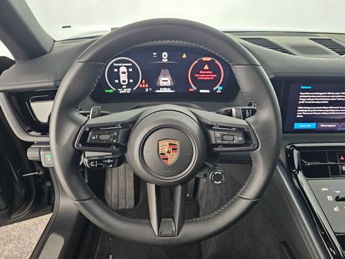 Used 2026 Porsche Panamera RWD image 22